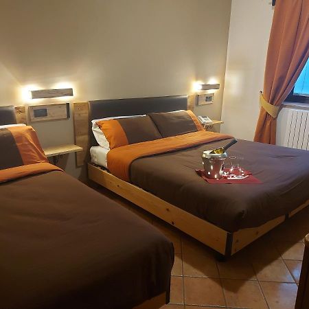 Hotel Altopiano Delle Rocche روكّا دي ميتْسو المظهر الخارجي الصورة