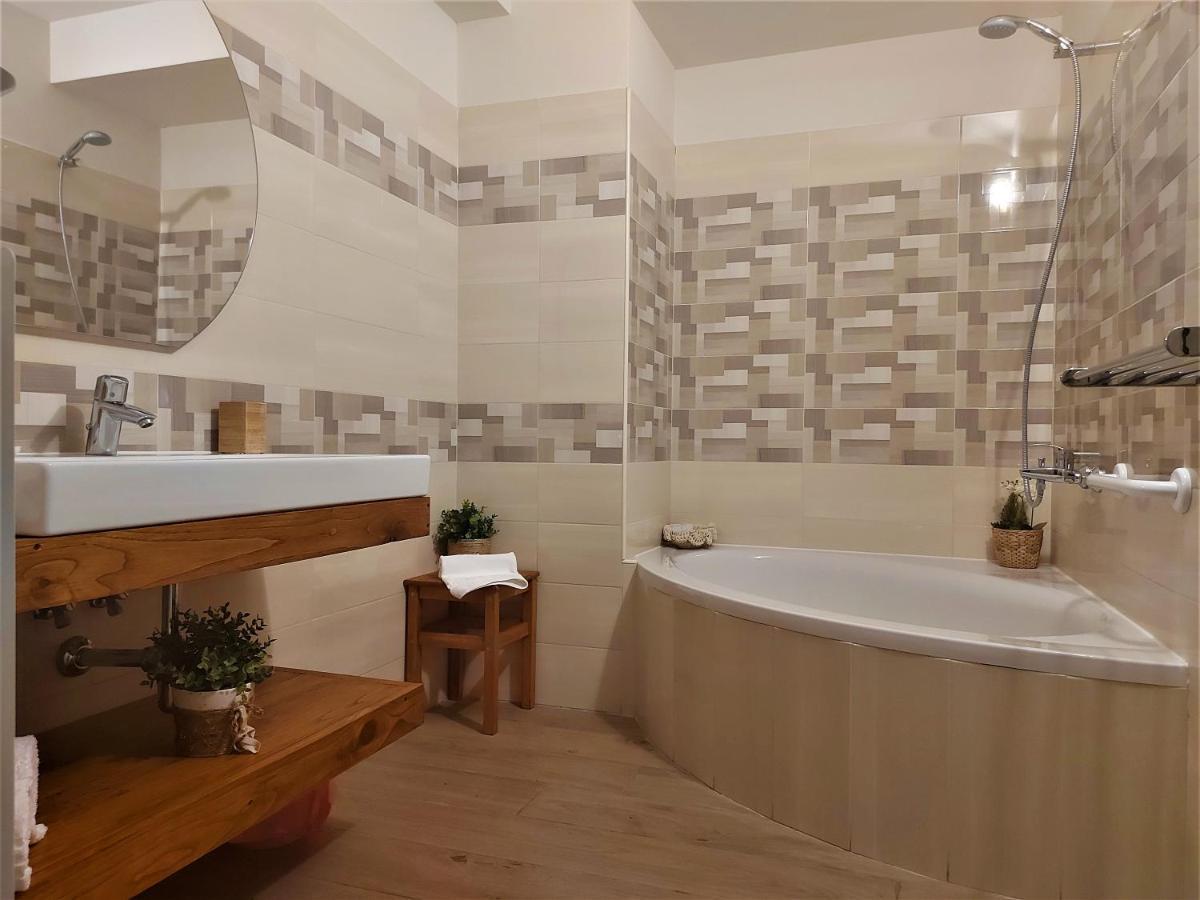 Hotel Altopiano Delle Rocche روكّا دي ميتْسو المظهر الخارجي الصورة