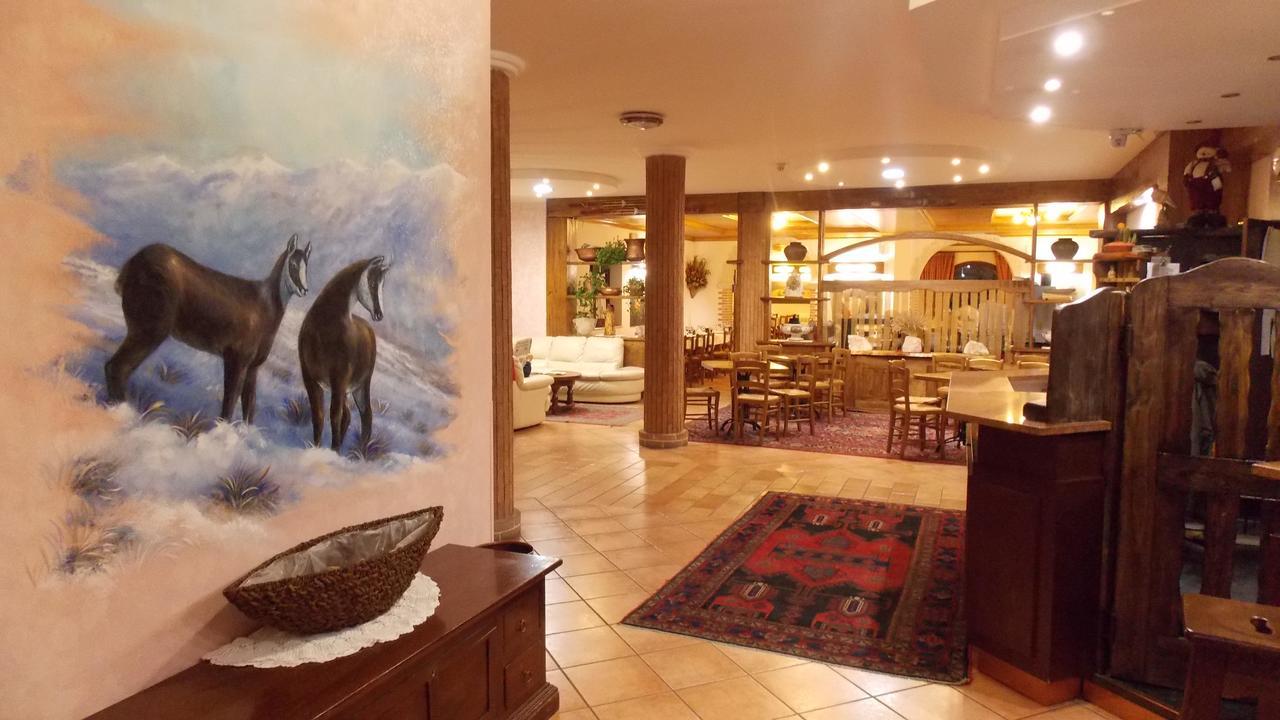 Hotel Altopiano Delle Rocche روكّا دي ميتْسو المظهر الخارجي الصورة